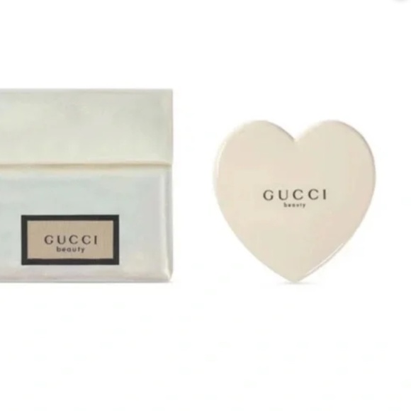 Gucci Cream Heart Mirror with Pouch - Picture 1 of 4
